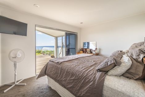 Photo of property in 28 Hall Road, Pataua North, Whangarei, 0175