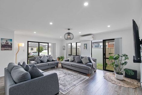 Photo of property in 10 Ancroft Street, Papakura, 2110