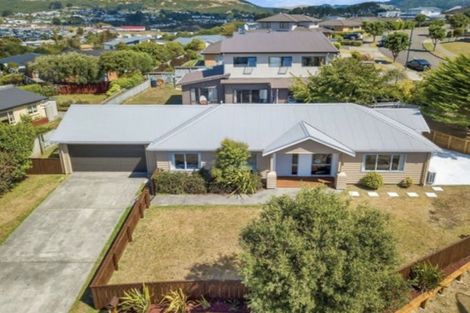 Photo of property in 2 Catlins Glen, Aotea, Porirua, 5024