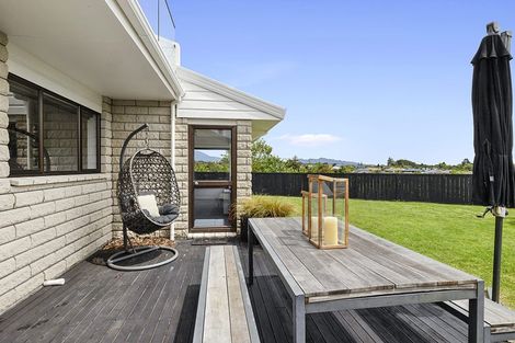 Photo of property in 13 Tamati Place, Merrilands, New Plymouth, 4312