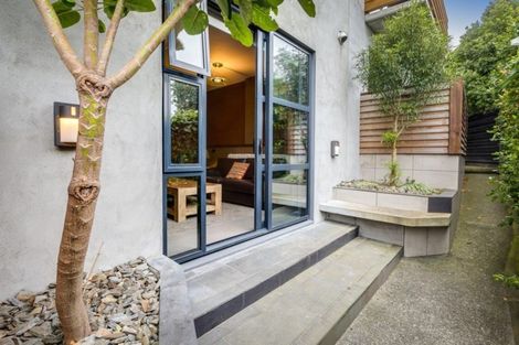 Photo of property in 71 Carroll Street, Dunedin Central, Dunedin, 9016