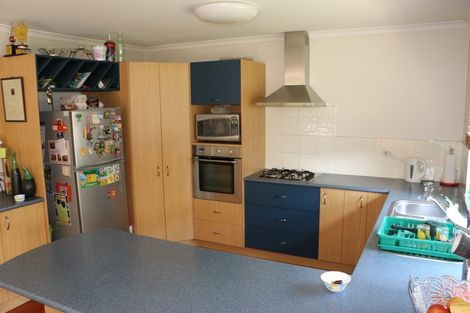 Photo of property in 28 Black Teal Close, Unsworth Heights, Auckland, 0632