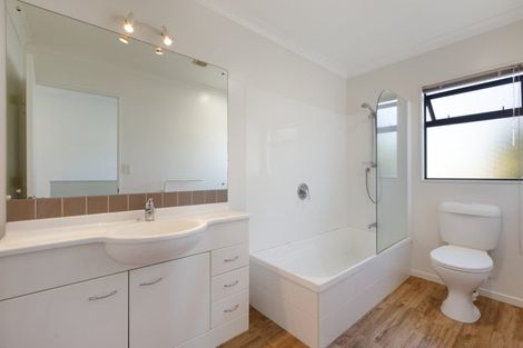 Photo of property in 22a Seaview Road, Otumoetai, Tauranga, 3110