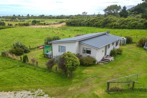 Photo of property in 5 Prospector Place, Barrytown, Runanga, 7873