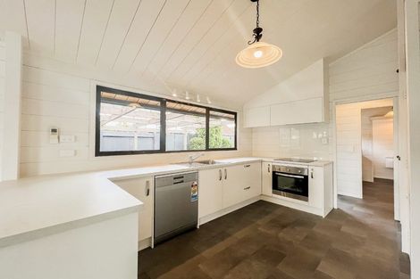 Photo of property in 41 Delamare Road, St Andrews, Hamilton, 3200