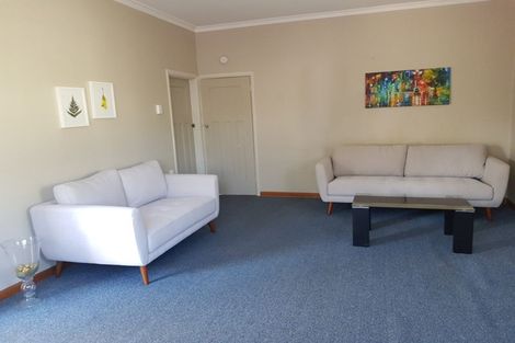Photo of property in 35 Oxford Street, Fairfield, Hamilton, 3214
