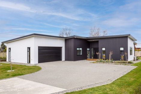 Photo of property in 21 Coralie Place, Lansdowne, Masterton, 5810