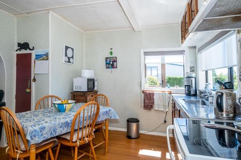 Photo of property in 39 Rhodes Street, Waimate, 7924