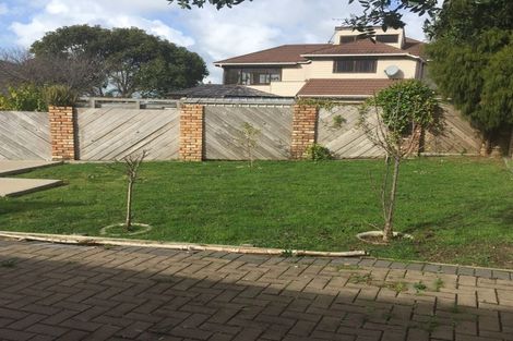 Photo of property in 5 Monet Grove, West Harbour, Auckland, 0618