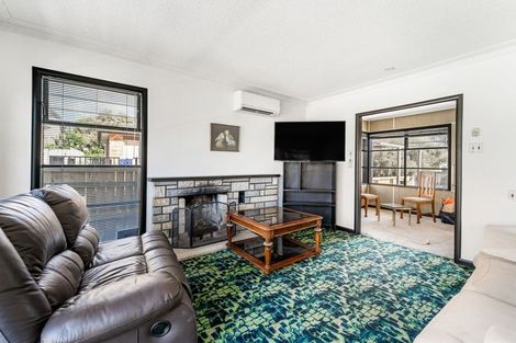 Photo of property in 9 Wilson Road, Glen Eden, Auckland, 0602