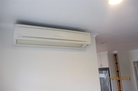 Photo of property in 2 Ilfracombe Place, Burnside, Christchurch, 8053