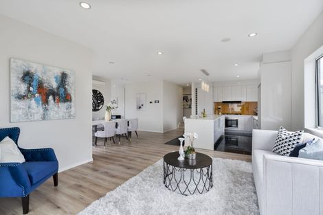 Photo of property in 79 San Valentino Drive, Henderson, Auckland, 0612