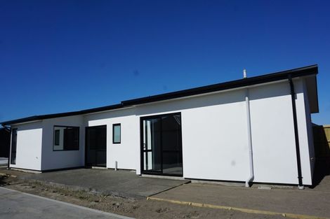 Photo of property in 4 Te Pakiaka Road, Pegasus, 7612