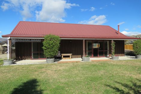 Photo of property in 2 Waenga Drive, Cromwell, 9310