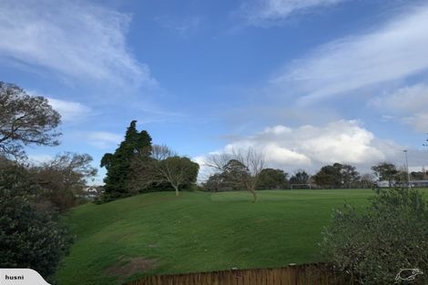 Photo of property in 2/7 Wyman Place, Pakuranga Heights, Auckland, 2010