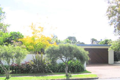 Photo of property in 11 Himalaya Drive, Half Moon Bay, Auckland, 2012