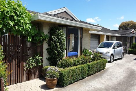 Photo of property in 3/63 Division Street, Riccarton, Christchurch, 8041