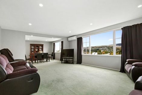 Photo of property in 7 Saint Hildas Glade, Tawa, Wellington, 5028