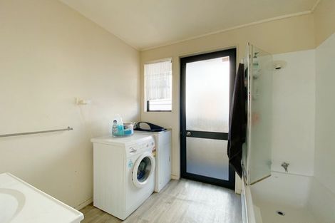 Photo of property in 28 Sturdee Road, Manurewa, Auckland, 2102