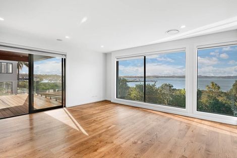 Photo of property in 66 Seacrest Drive, West Harbour, Auckland, 0618