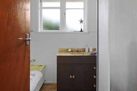 Photo of property in 1/23 Woodward Avenue, Mangere Bridge, Auckland, 2022