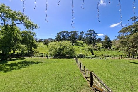 Photo of property in 169 Awa Road, Kumeu, 0891