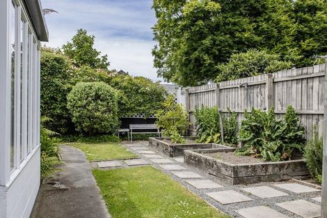 Photo of property in 19 Kent Lodge Avenue, Avonhead, Christchurch, 8042