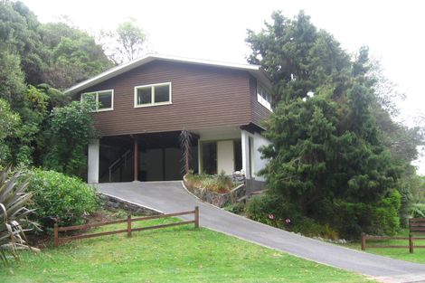 Photo of property in 34 Pinehaven Road, Pinehaven, Upper Hutt, 5019