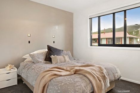 Photo of property in 6 Colorado Grove, Brooklyn, Wellington, 6021