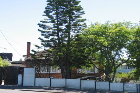 Photo of property in 1/157 Onewa Road, Birkenhead, Auckland, 0626