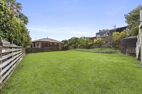 Photo of property in 1400 Whangaparaoa Road, Army Bay, Whangaparaoa, 0930