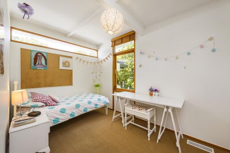 Photo of property in 40 Crewe Crescent, Hokowhitu, Palmerston North, 4410