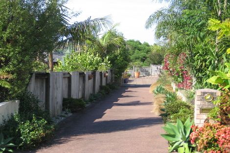 Photo of property in 4 Adelie Place, Murrays Bay, Auckland, 0630