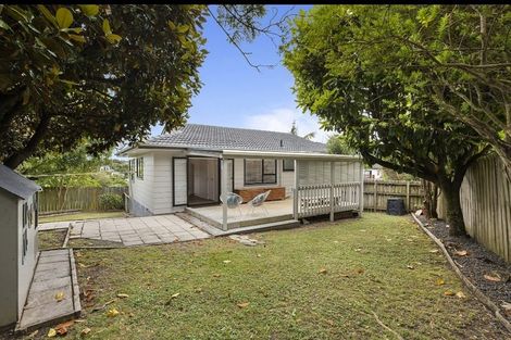 Photo of property in 9 Kupari Place, Totara Vale, Auckland, 0629