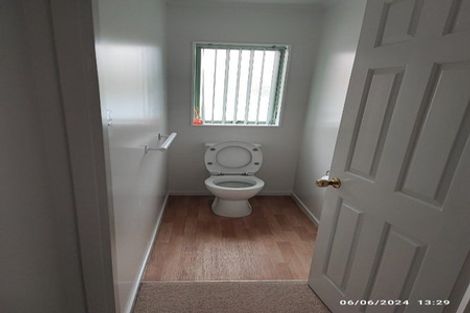 Photo of property in 2/28 Carnoustie Drive, Wattle Downs, Auckland, 2103