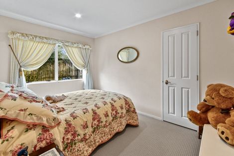 Photo of property in 15 Trossach Place, Wattle Downs, Auckland, 2103