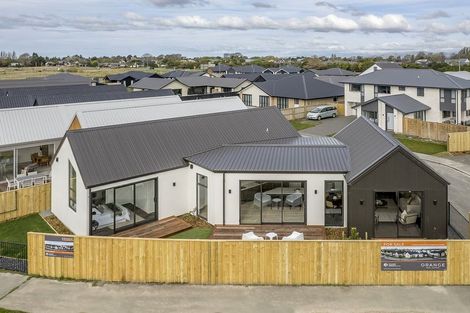 Photo of property in 2/1 Hebe Lane, Northwood, Christchurch, 8051