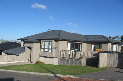 Photo of property in 90 Erlestoke Crescent, Churton Park, Wellington, 6037