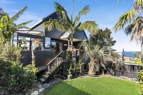 Photo of property in 2/8 Newburn Road, Waiake, Auckland, 0630