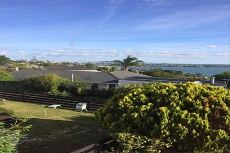 Photo of property in 2/22 Mariposa Crescent, Birkenhead, Auckland, 0626