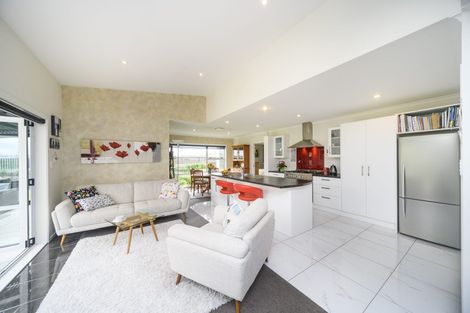 Photo of property in 20 Lorenzo Place, Kelvin Grove, Palmerston North, 4414