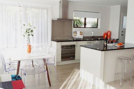 Photo of property in 78 Stanniland Street, Sunnyhills, Auckland, 2010