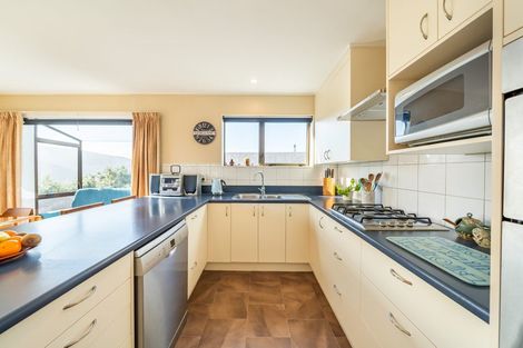 Photo of property in 4 Raynham Way, Silverstream, Upper Hutt, 5019