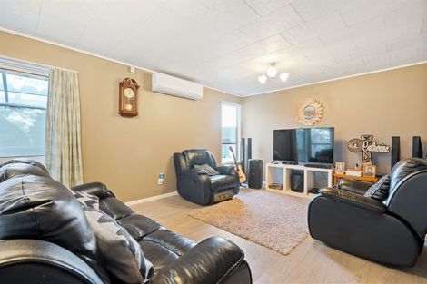 Photo of property in 35 Kindergarten Drive, Conifer Grove, Takanini, 2112