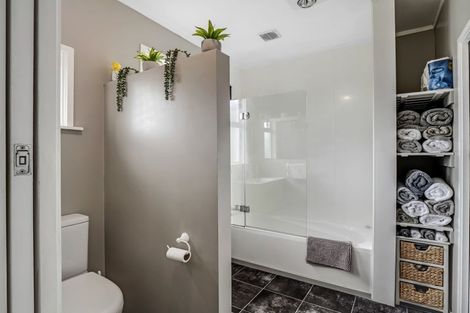 Photo of property in 2 Ward Street, Aramoho, Whanganui, 4500