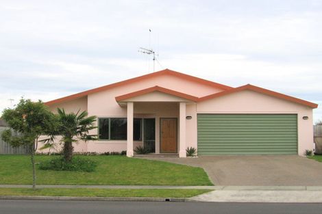 Photo of property in 7 Waiwherowhero Drive, St Andrews, Hamilton, 3200