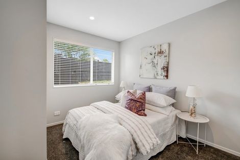 Photo of property in 2/16 Ellice Road, Totara Vale, Auckland, 0629