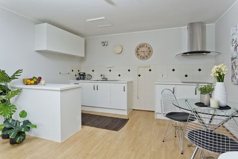 Photo of property in 1/24 Reynolds Place, Torbay, Auckland, 0630