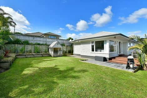 Photo of property in 2 Carento Way, Stanmore Bay, Whangaparaoa, 0932