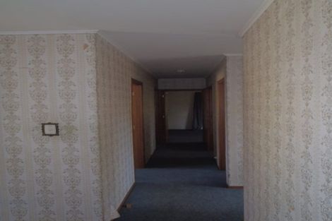 Photo of property in 37 Meilland Place, Glen Eden, Auckland, 0602